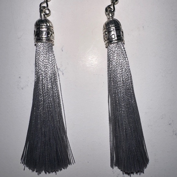Jewelry - Gray tassel earrings